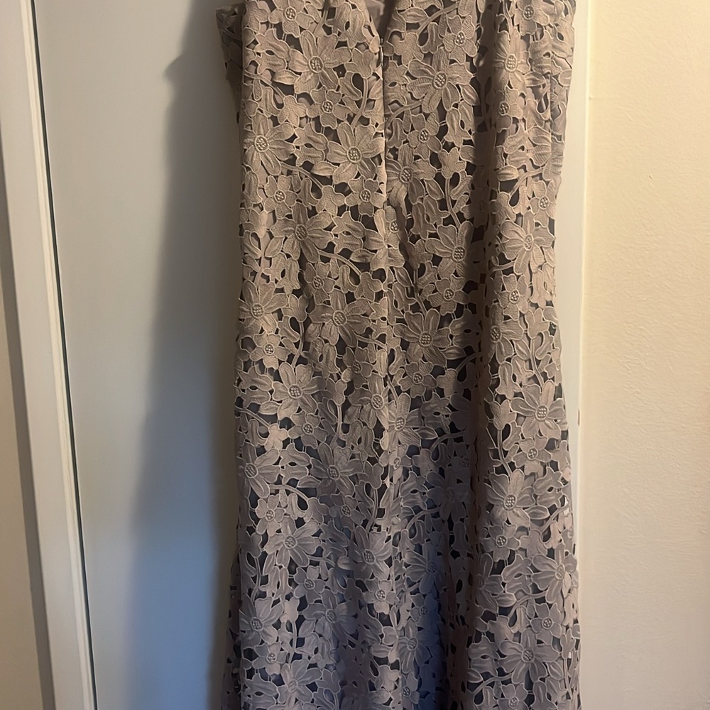 Vera Wang Floral Lace Dress in Beige V neck